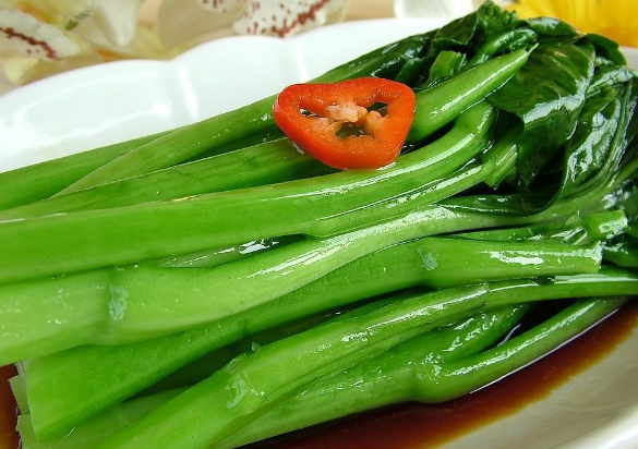 这些东西隔夜菜千万不能吃！一不小心吃进医院，特别是夏天！