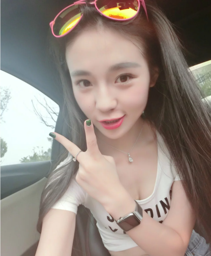 媳妇当车模