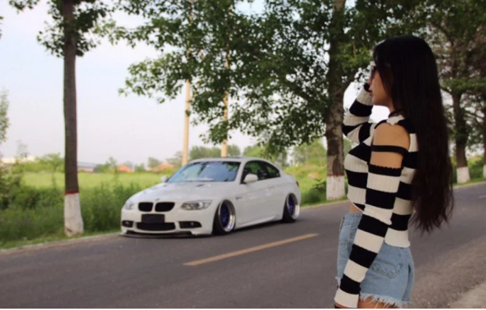 美女车膜
