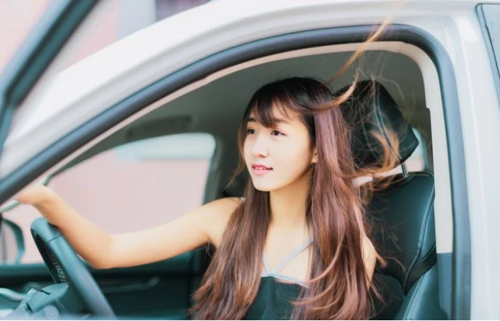 媳妇当车模