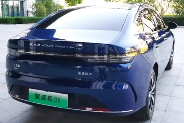 比亚迪F5